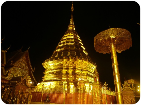 A view of the golden chedi at Wat Doi Suthep at night